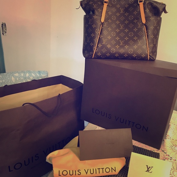 Louis Vuitton Handbags - Louis Vuitton Purse